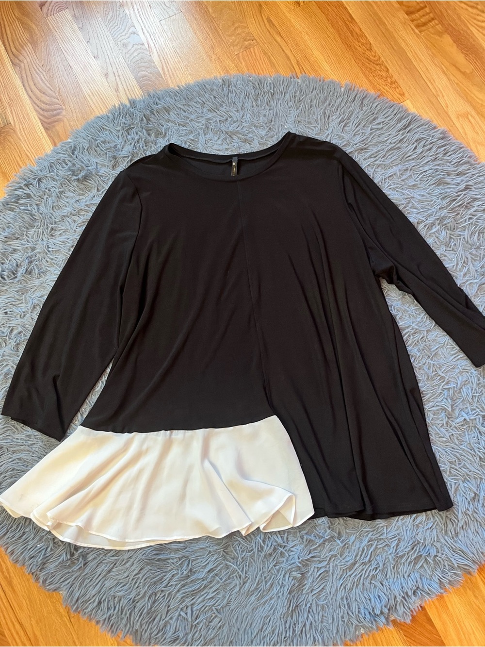 IC By Connie K Black White Ruffle Hem Colorblock Stretch Tunic Top Size 3X